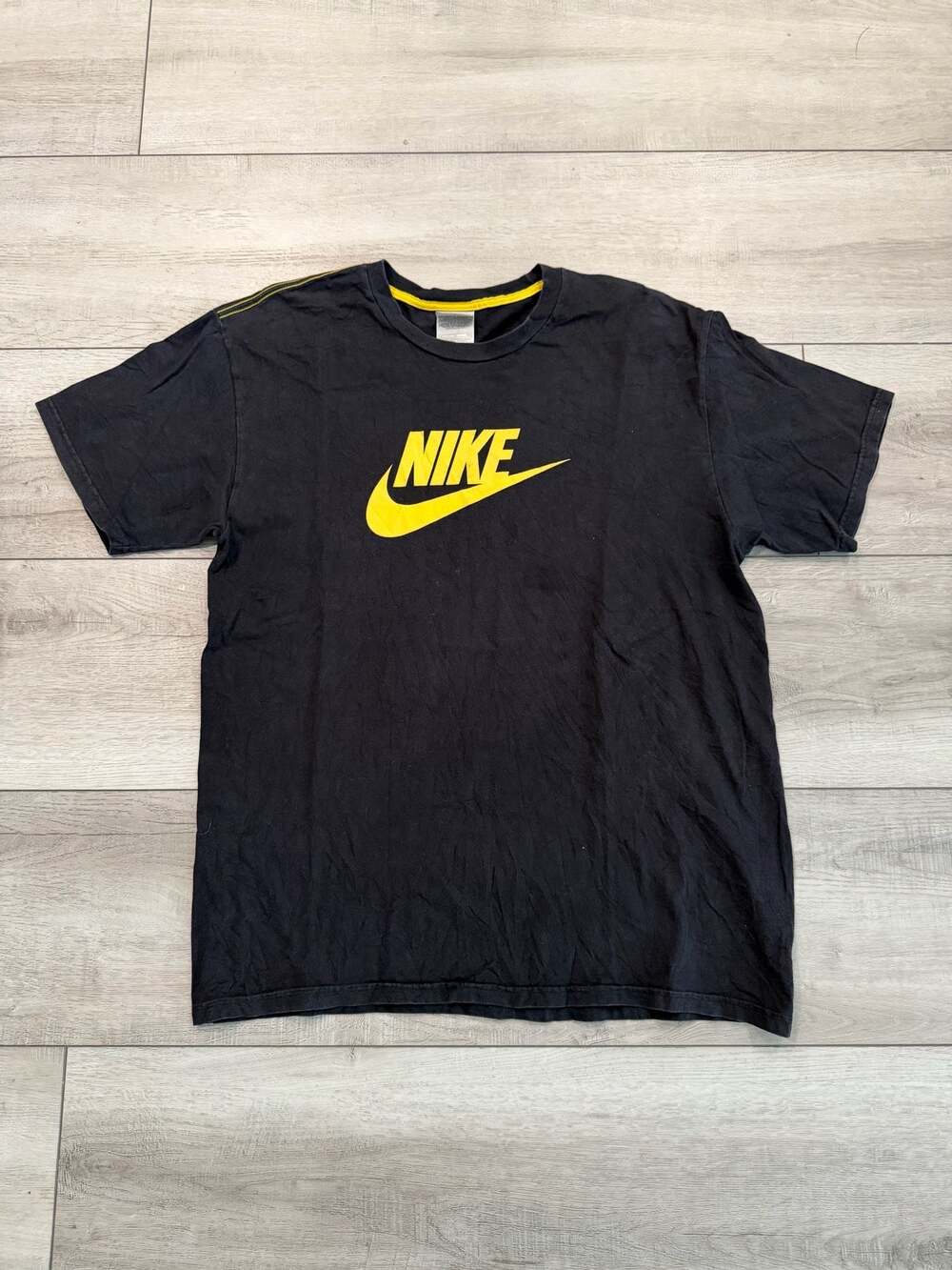 Y2K Vintage Nike Silver Tag Black and Yellow Swoosh Logo T-Shirt XL